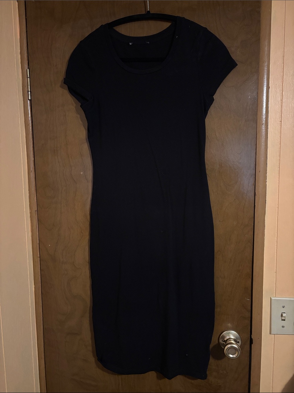 Black bodycon dress